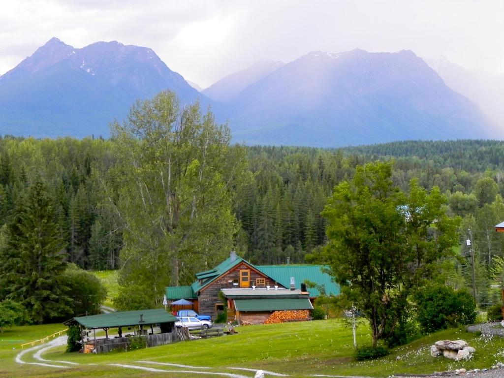 Blaeberry Mountain Lodge Golden Buitenkant foto